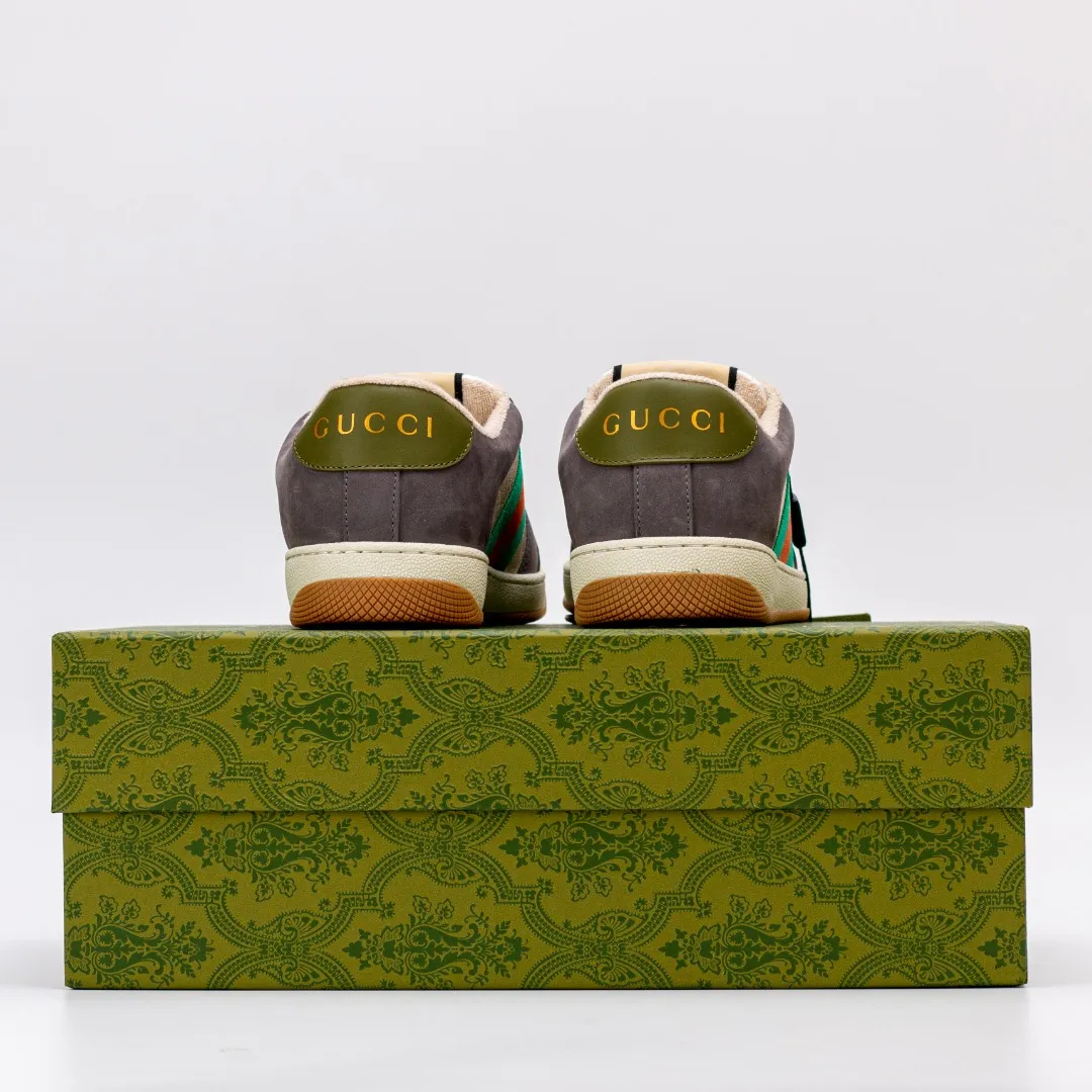 Factory price 580 [Higher version] GUCCI casual sports distressed small dirty shoes, polished cowhide fabric, hand-made distressed effect!  Original terry cloth, delicate, soft, comfortable and breathable. Privately molded steel-stamped two-color original TPU outsole (lower layer is wider, upper layer is narrower) to differentiate the wrong version of the outsole in the market. Fabric, material, outsole, detail comparison SIZE: 34-41, 38-45 regular size (women's 34, 41, men's 38, 45 customized, non-returnable and non-exchangeable) (women's colors and men's models need to be customized)